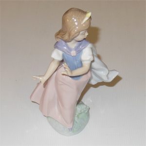 Lladro Girl Dancing Figure 1992