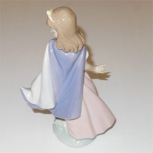 Lladro Girl Dancing Figure 1992 - Image 3