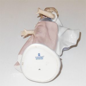 Lladro Girl Dancing Figure 1992 - Image 5