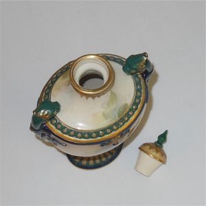 Royal Worcester Urn Roses Design - Image 6