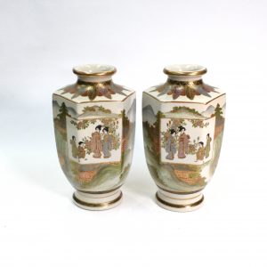 Japanese Satuma Vases pair meiji Period