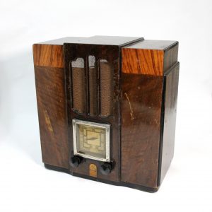 Wooden G.E. "Bandmaster" Valve Radio (fully restored)