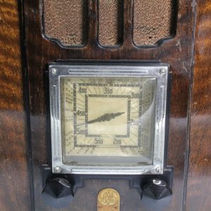 Wooden G.E. "Bandmaster" Valve Radio (fully restored)