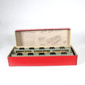 Hornby Dublo Meccano Engine Shed Kit 2 Rail