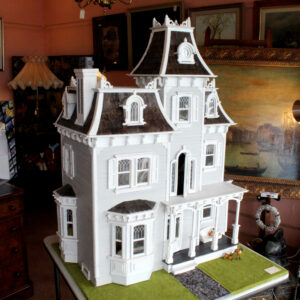 Dolls House 9 rooms