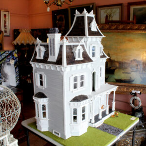 Dolls House 9 rooms